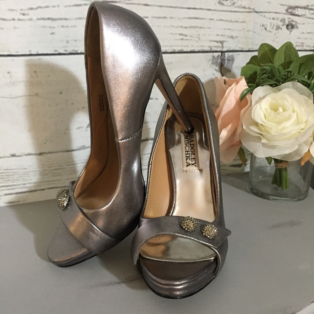 Badgley Mischka Peep Toe Pumps